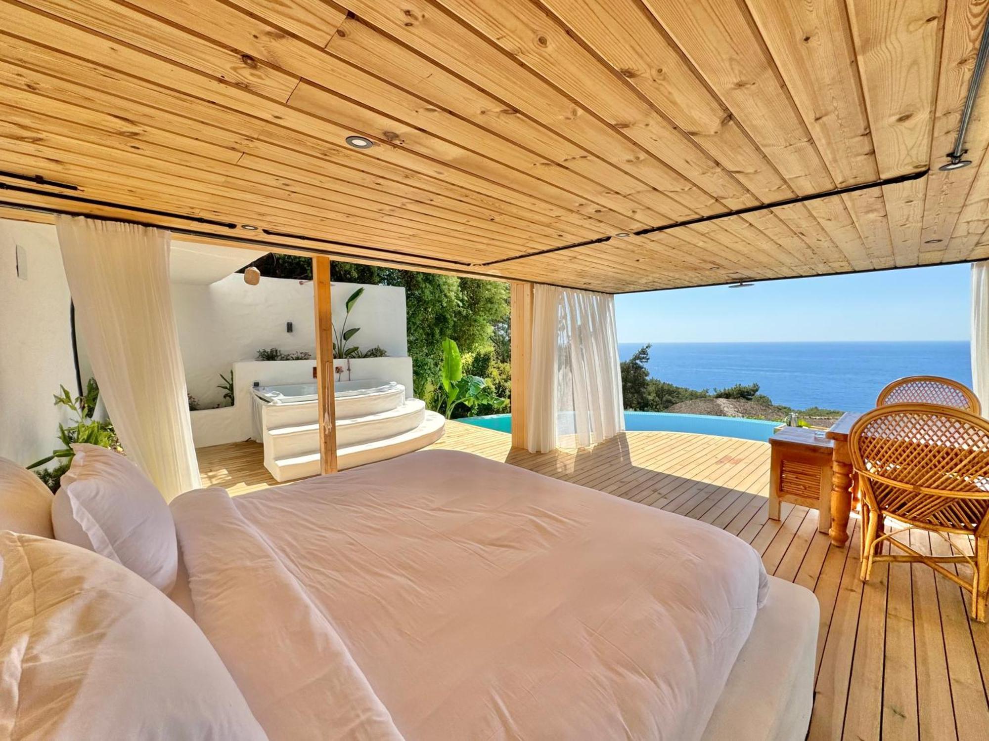 Seaview Faralya Hotel Bagian luar foto